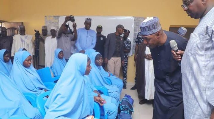 Borno State Governor Zulum meet school students