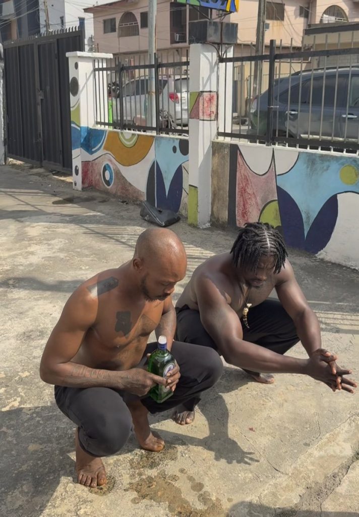 PHOTONews: VDM, Seun Kuti visit Fela’s grave, offers 2 rams as sacrifices 4 VDM visits Fela grave