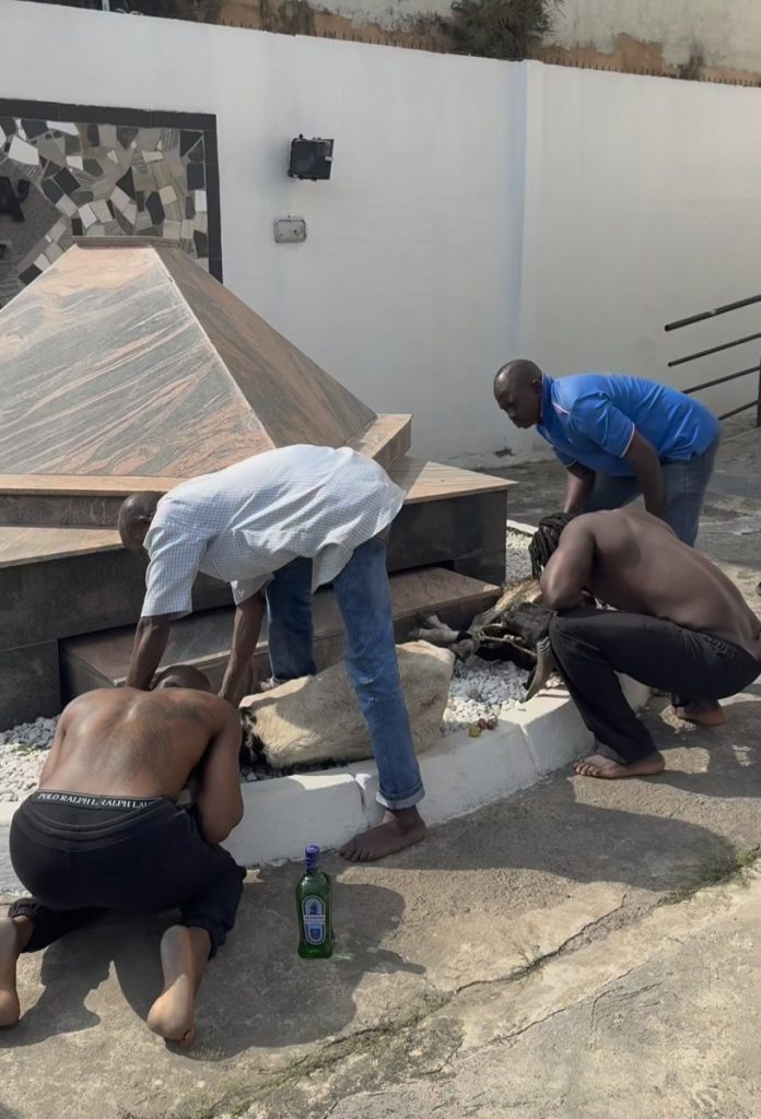 PHOTONews: VDM, Seun Kuti visit Fela’s grave, offers 2 rams as sacrifices 3 VDM.visits Fela grave