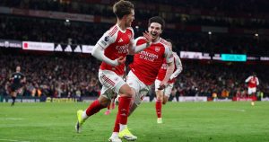 Arsenal bear Everton