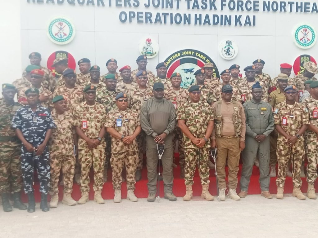 Defence Minister visits Maiduguri0A0A