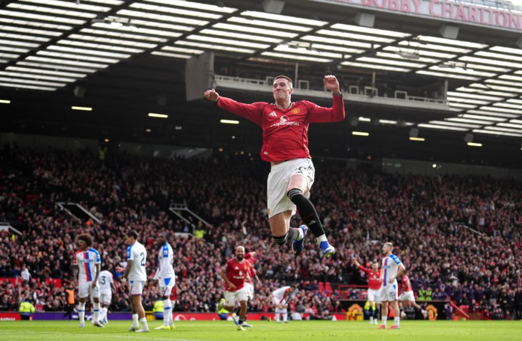 Man United secure 3rd spot after dramatic 2-1 comeback win over Crystal Palace