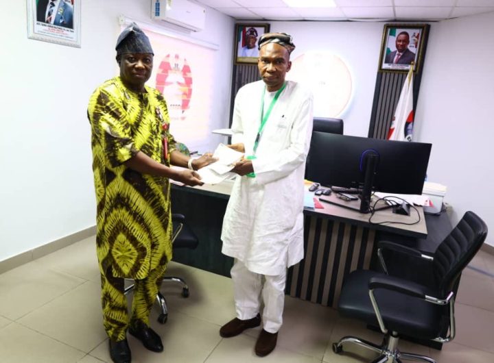 efcc return funds to wole Soyinka