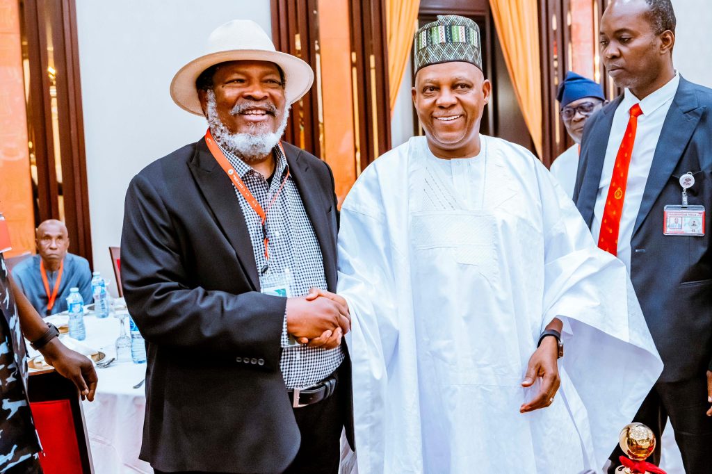 PHOTONews: Tinubu, Shettima host newspaper proprietors, editors for Interfaith Iftar at Presidential Villa 3 His Excellency, President Bola Ahmed Tinubu, GCFR, was joined by Vice President Kashim Shettima as he hosted Media Executives, the Newspaper Proprietors Association of Nigeria, and the Guild of Editors to an Interfaith Breaking of Fast, marking both Ramadan and Lent, at the State House Banquet Hall in the Presidential Villa, Abuja, on Friday. See photos below:
