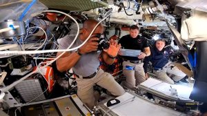 Artemis II Crew captures stunning Earth Moon3
