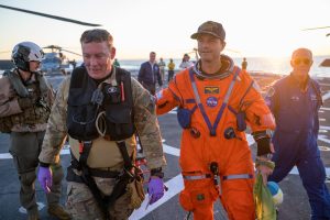 Artemis II crew returns safely to earth7
