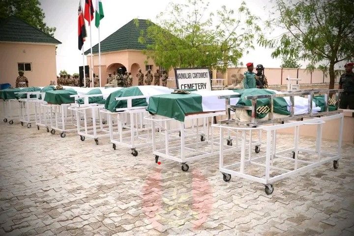 Late Brig. Gen. Braimah, other fallen heroes laid to rest with military honours (+Photos) 4 nigerian Army buries Brig. Gen Omo Braimah in borno2