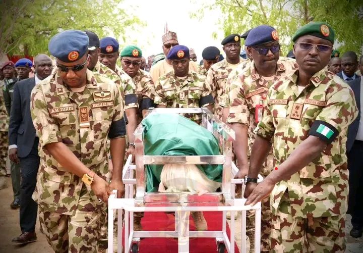 Late Brig. Gen. Braimah, other fallen heroes laid to rest with military honours (+Photos) 2 nigerian Army buries Brig. Gen Omo Braimah in borno3