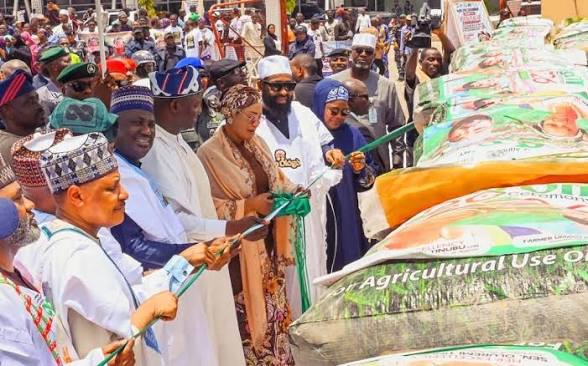 First Lady flags off 2026 planting season in Niger State