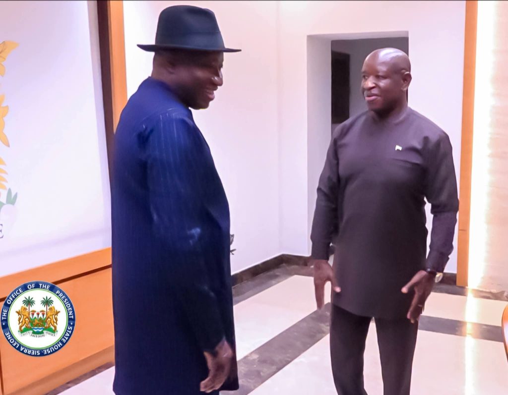 Jonathan meets Sierra Leone President Bio in Freetown, discusses West Africa’s stability 4 Jonathan meets Sierra Leone President Bio in Freetown, discusses West Africa’s stability