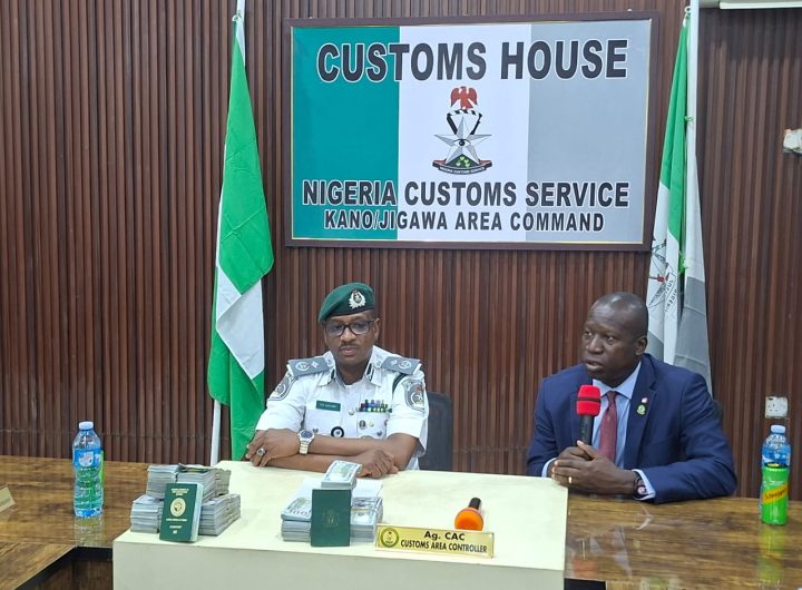 Kano/Jigawa Customs cracks down on illegal cash movement, hands over $461,600 to EFCC