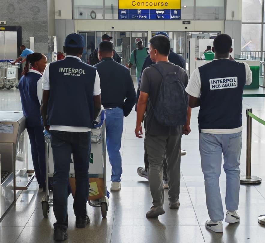 Police arrest, repatriate $245 million ponzi scheme suspect to China 2 Police arrest, repatriate $245 million ponzi scheme suspect to China