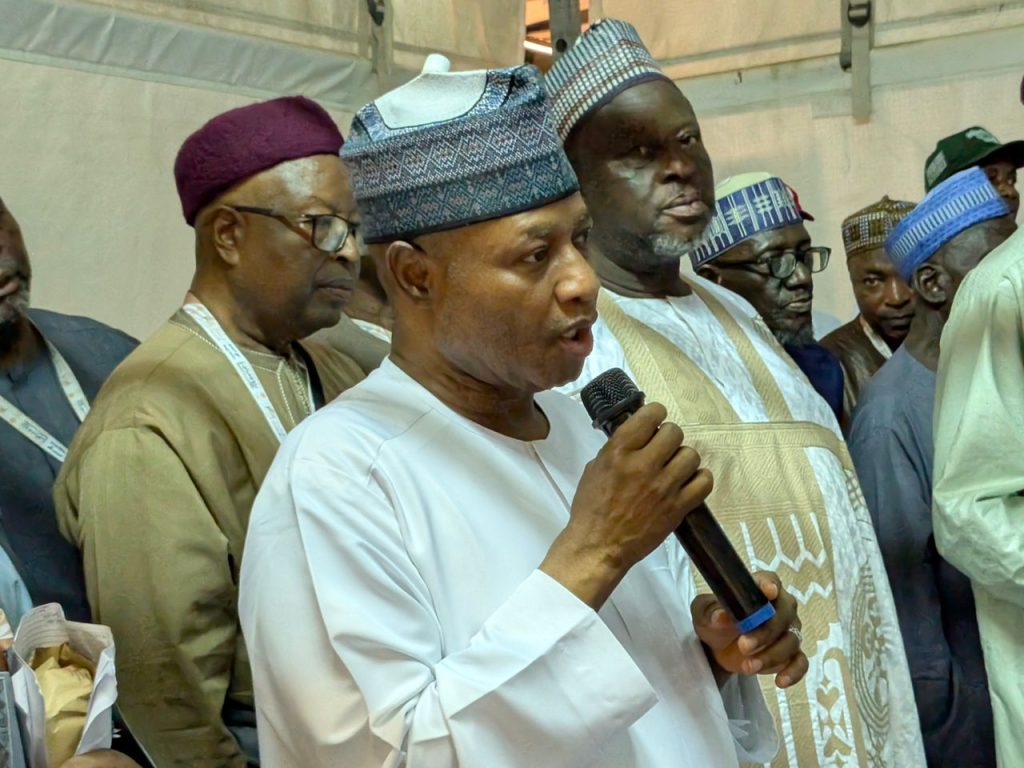 Uba Sani gives Kaduna pilgrims 300 Saudi Riyals each as hajj cash gift