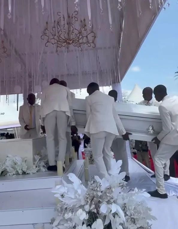 PHOTONews: Family, friends bid final farewell as Alex Ekubo is laid to rest in Abia 2 Alex Ekubo is laid to rest in Abia