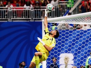 Cape Verde goalkeeper Vozinha denies Spain with 7 saves at World Cup