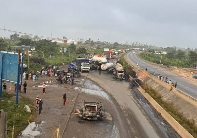 6 killed, 8 rescued as multi-vehicle crash rocks Ibadan Toll Gate