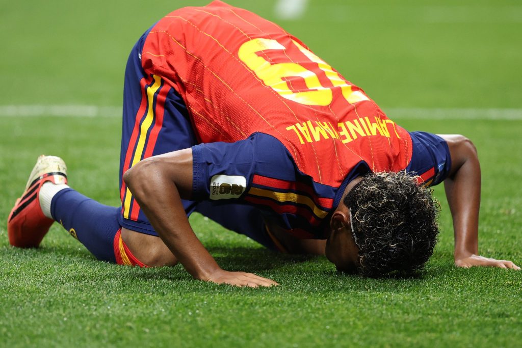Lamine Yamal scores first World Cup goal as Spain cruise past Saudi Arabia