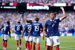 Mbappe breaks all-time goal record as France beat Senegal 3-1 at World Cup