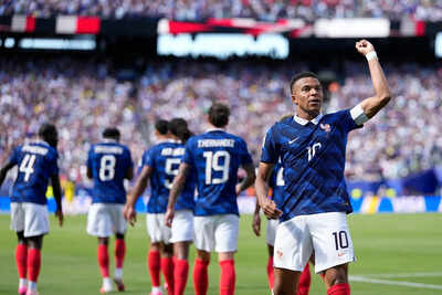 Mbappe breaks all-time goal record as France beat Senegal 3-1 at World Cup