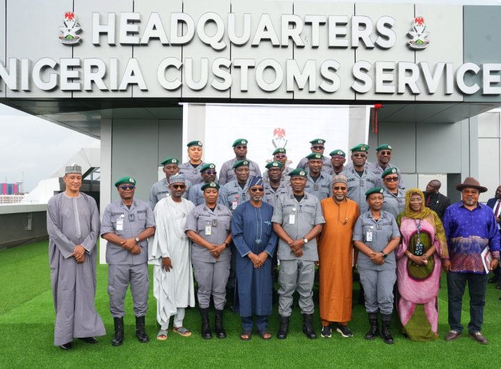Local investment protection: Customs battles vegetable oil smuggling