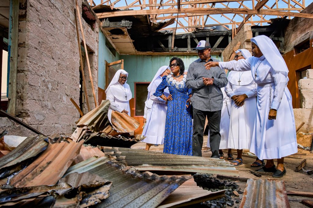 Obi visits fire-damaged Enugu hospital, donates ₦10m for renovation 2 Obi visits fire-damaged Enugu hospital, donates ₦10m for renovation