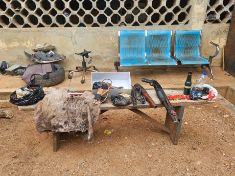 Oyo Police arrest 5 suspected armed robbers, recover guns, ammunition and criminal charms in Ibadan