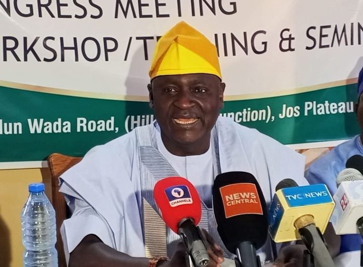 Plateau reduces land title processing stages from 46 to 25