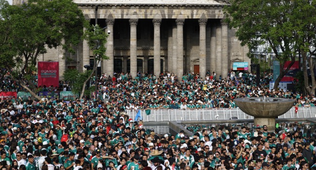 2 dead in World Cup celebrations in Mexico City