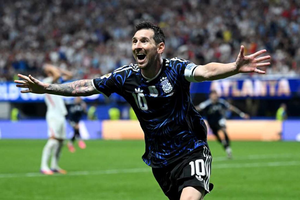 Argentina stun England with late comeback, set up World Cup final clash against Spain 