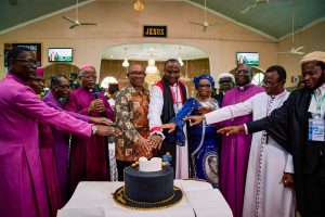 Obi donates ₦5m to Anglican Church, observes INEC voter registration in Cross River