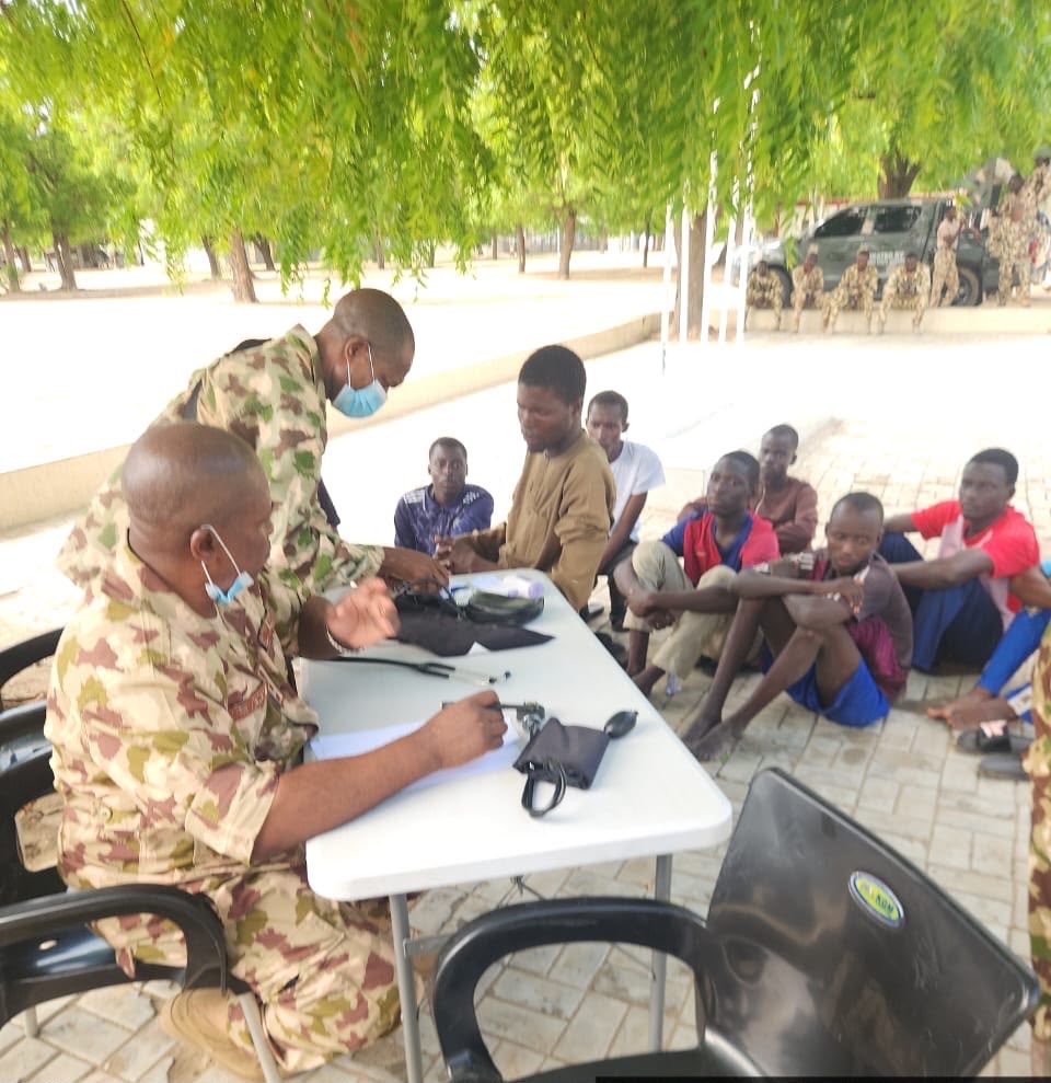 Troops foil mass abduction attempt at FGGC Monguno