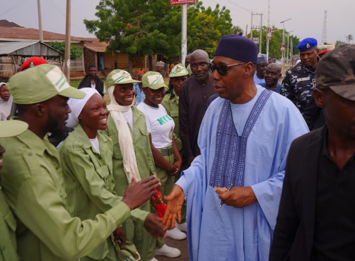 Zulum disburses over ₦10 million to NYSC corps members, staff in Borno