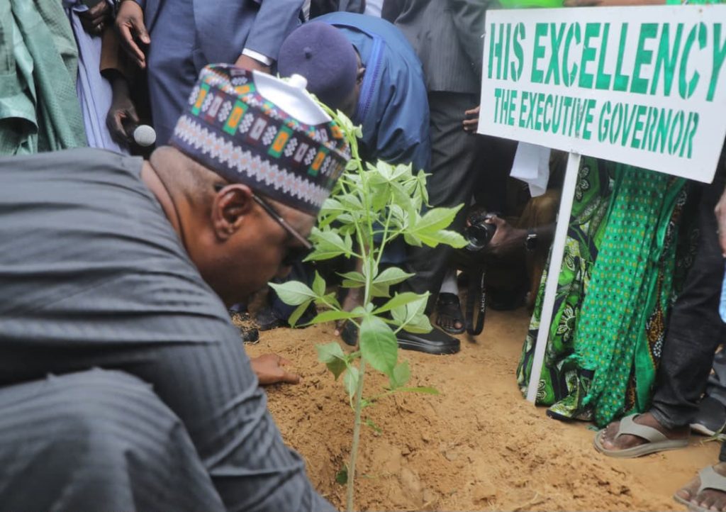 Zulum rolls out free gas cylinders for 23,700 teachers,
