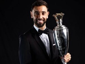 Bruno Fernandes has ended Manchester United’s 16-year wait for the PFA Player of the Year award, becoming the first player from the club to claim the prize since Wayne Rooney in 2010.