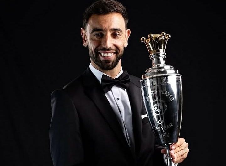 Bruno Fernandes has ended Manchester United’s 16-year wait for the PFA Player of the Year award, becoming the first player from the club to claim the prize since Wayne Rooney in 2010.