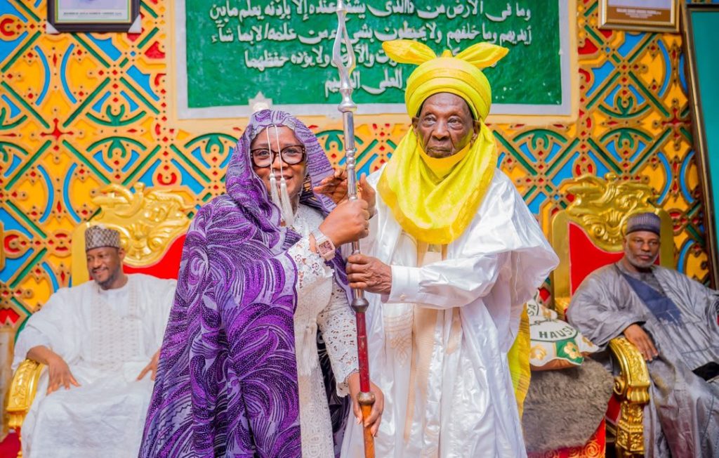Emir of Daura Turbans Tinubu’s daughter, Iyaloja, Hannatu Musawa with Hausa traditional titles 2 Emir of Daura Turbans Tinubus daughter Iyaloja Hanna