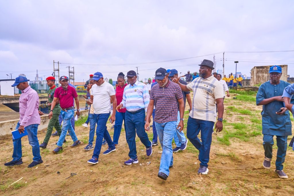 Flooding: FG, Lagos chart joint strategy to avert future disasters 2 Flooding: FG, Lagos chart joint strategy to avert future disasters