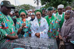 First Lady flags off National Community Food Bank Programme for South-West