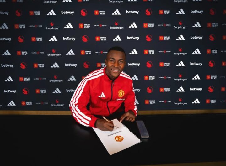 Manchester United confirm signing of Colombian teen midfielder Cristian Orozco