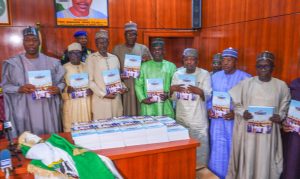 https://nationalaccordnewspaper.com/media-aides-present-7th-verdict-to-zulum/