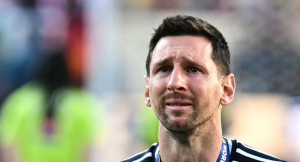 Messi cries