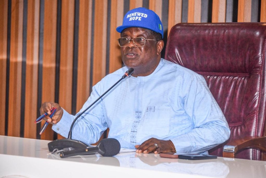 Umahi orders Federal Works Controllers to intensify supervision of roads, bridges nationwide 