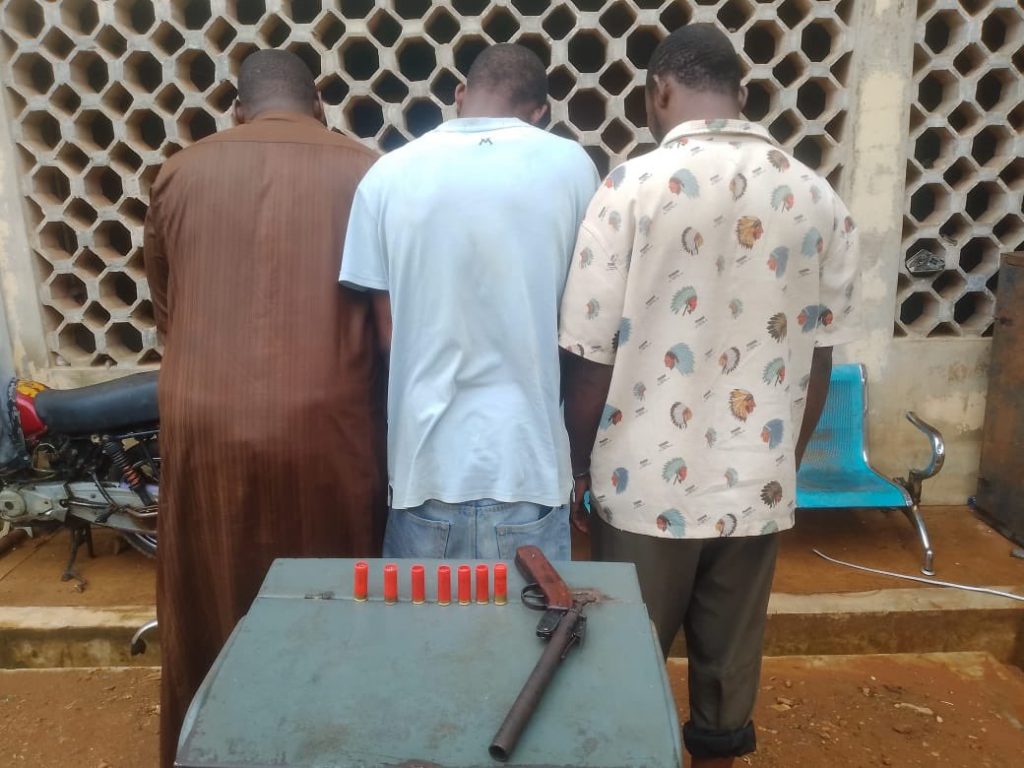 Oyo police arrest 3 suspected armed robbers, recover firearms, ammunition  