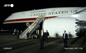 Trump escape assassination flies presidential aircraf