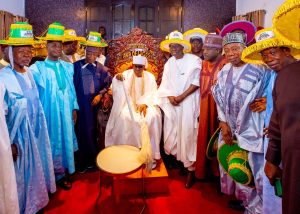 Tinubu 2027: Sanwo-Olu, Yari lead APC leaders to Oba of Lagos for royal blessing
