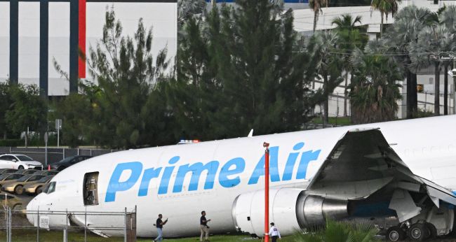 Amazon cargo plane crashes in Miami, kills 5, injures 5 as NTSB launches investigation 2 Amazon cargo plane crash in Miami, kills 5, injures 5 as NTSB launches investigation