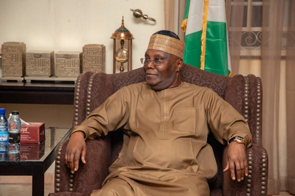 Atiku meets Aisha Buhari, vows to 'make Nigeria affordable again' 3 Atiku meets Aisha Buhari, vows to 'make Nigeria affordable again'