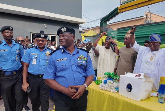 IGP Disu honours 24 Lagos police retirees after 35 years of service