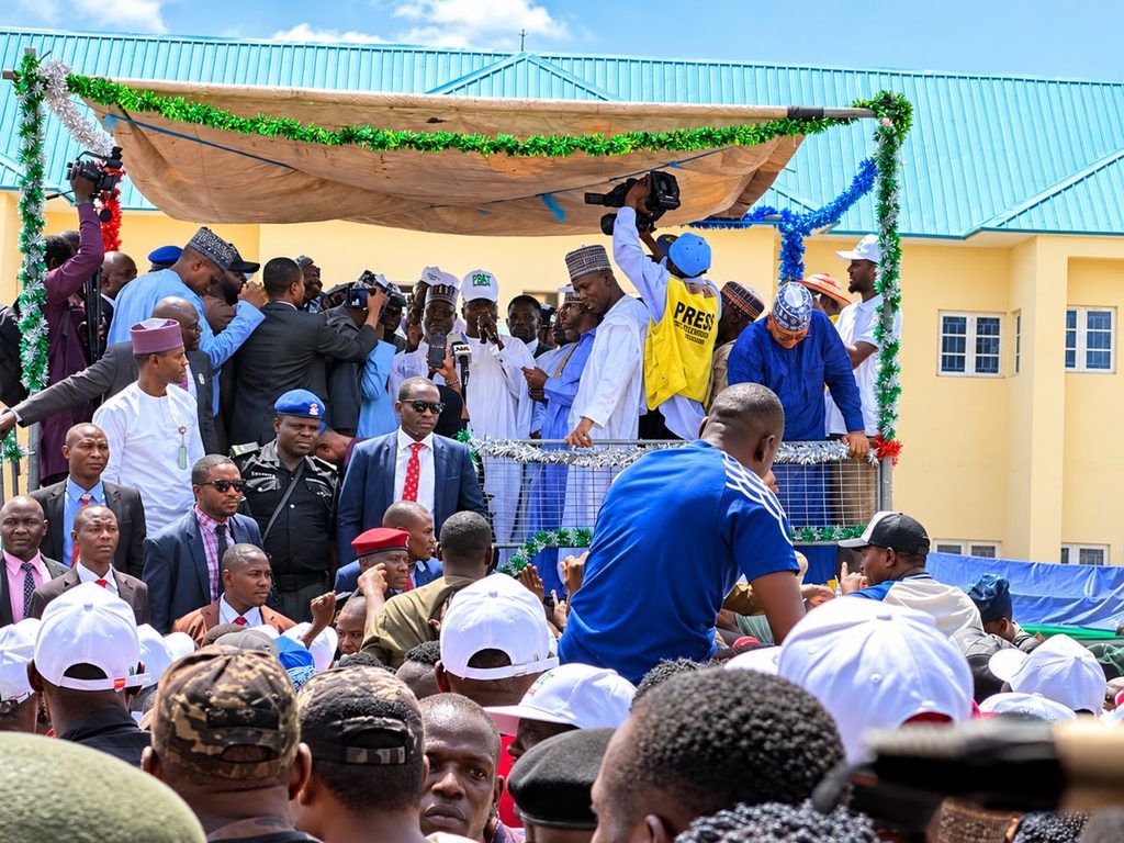 Tompolo’s grassroots movement unveils 44 vehicles, other campaign materials in Borno 4 PBAT DTD 5