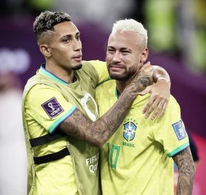 Raphinha inherits Neymar's iconic No. 10 shirt as Brazil begins new era